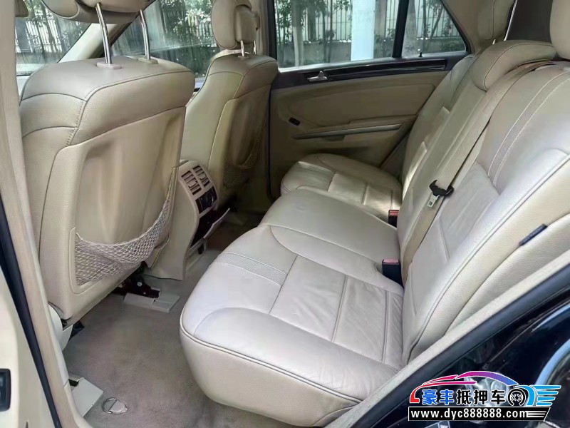 13年奔驰ML轿车抵押车出售