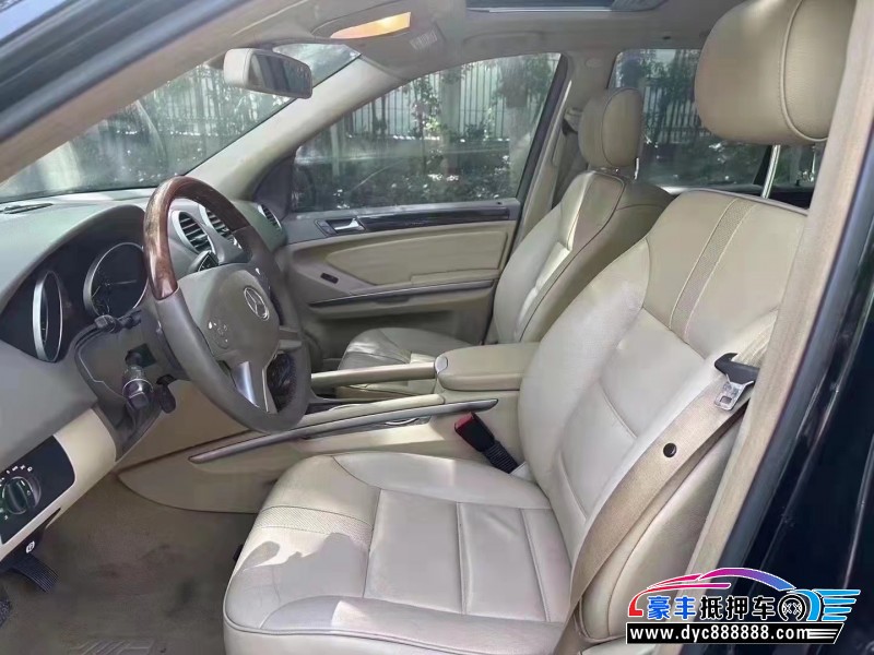 13年奔驰ML轿车抵押车出售