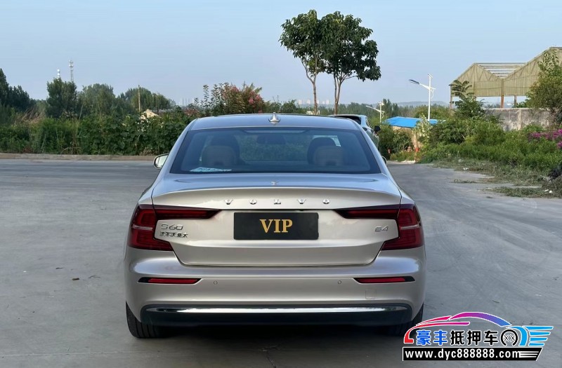 23年沃尔沃S60轿车抵押车出售