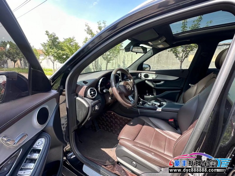 17年奔驰GLC轿车抵押车出售