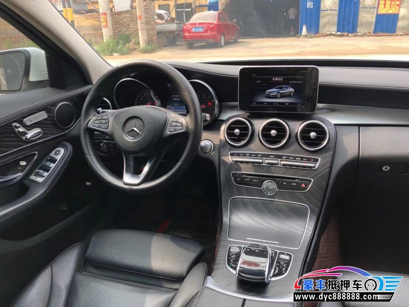 17年奔驰C轿车抵押车出售