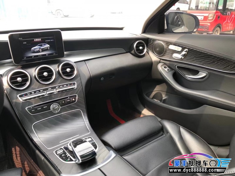 17年奔驰C轿车抵押车出售