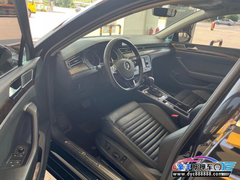 18年大众迈腾轿车抵押车出售