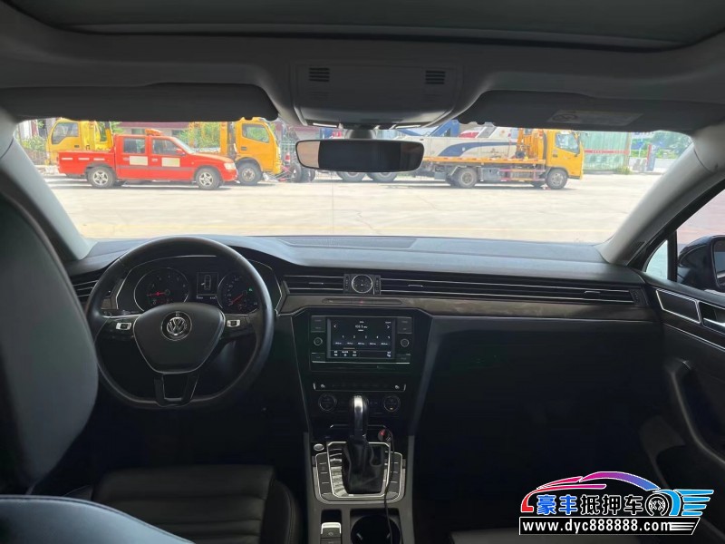 18年大众迈腾轿车抵押车出售