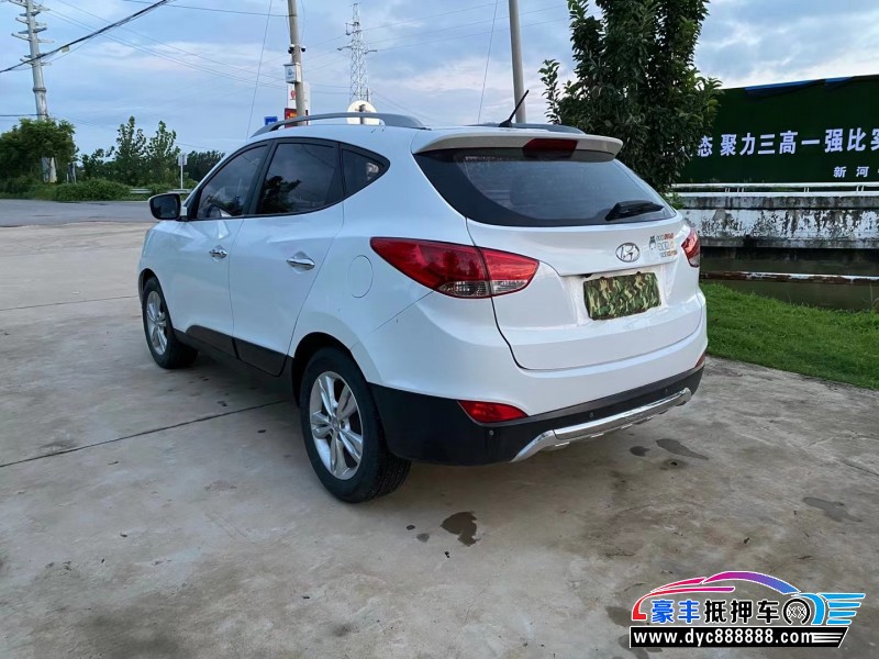 13年现代ix35SUV抵押车出售