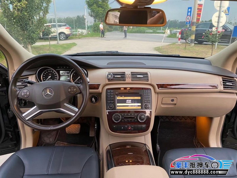 14年奔驰RMPV抵押车出售