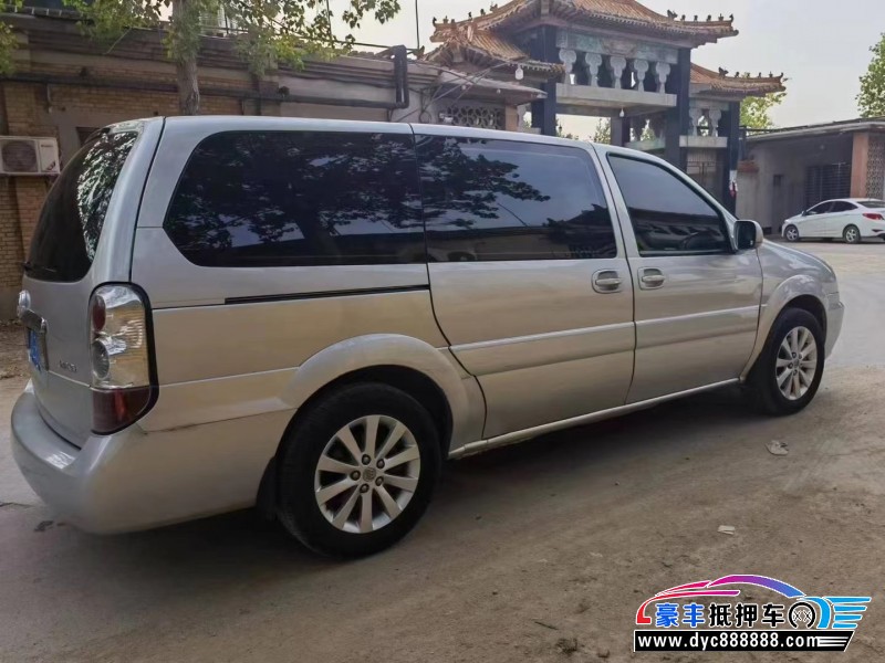 15年别克GL8轿车抵押车出售