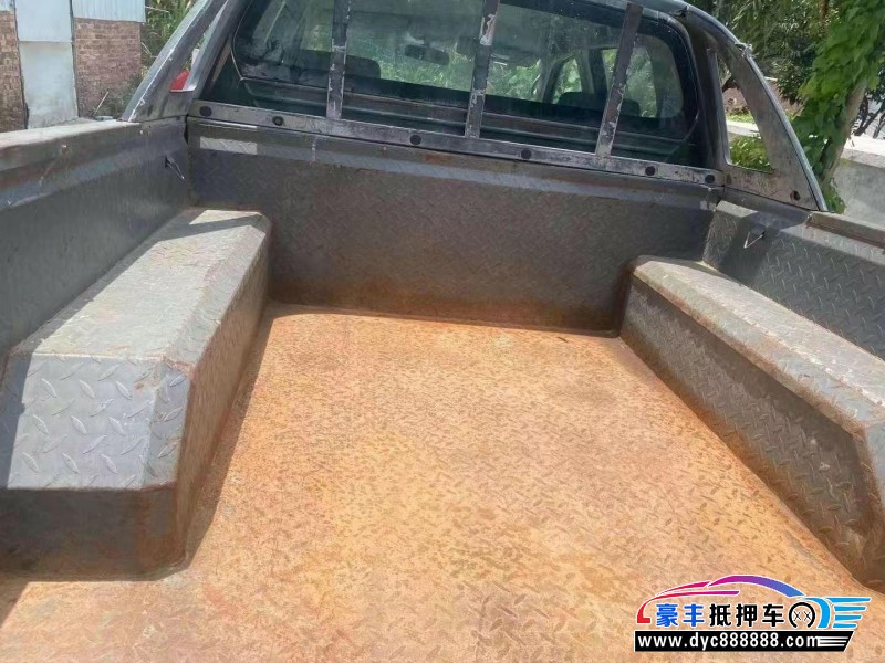 19年江铃域虎轿车抵押车出售