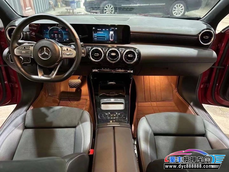 20年奔驰A轿车抵押车出售