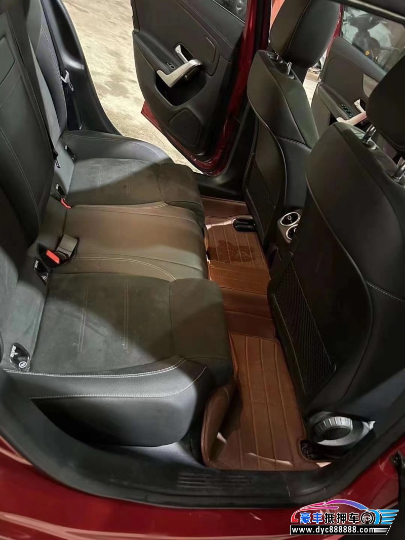 20年奔驰A轿车抵押车出售