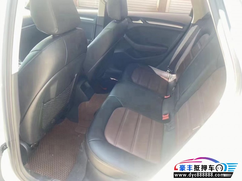 17年奥迪A3轿车抵押车出售