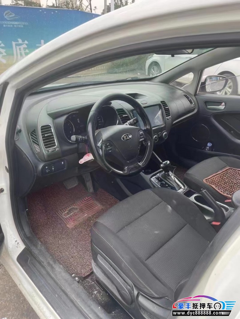 17年起亚K3轿车抵押车出售