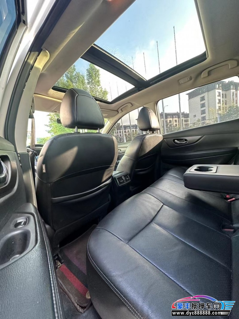 16年日产奇骏轿车抵押车出售