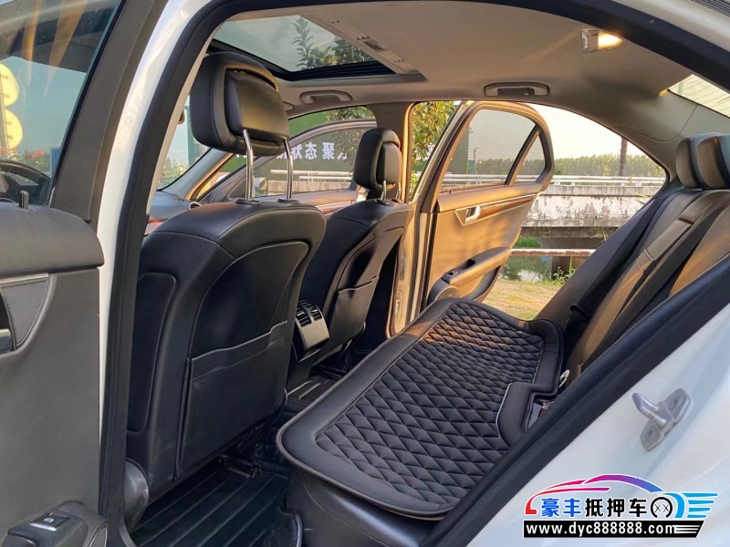 13年奔驰C轿车抵押车出售