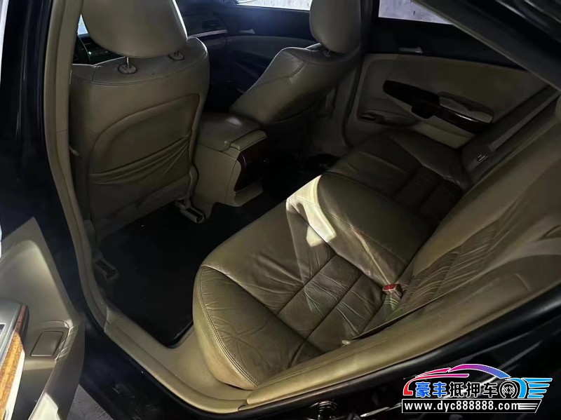 12年本田雅阁轿车抵押车出售