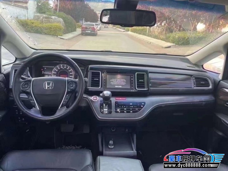 16年本田艾力绅轿车抵押车出售