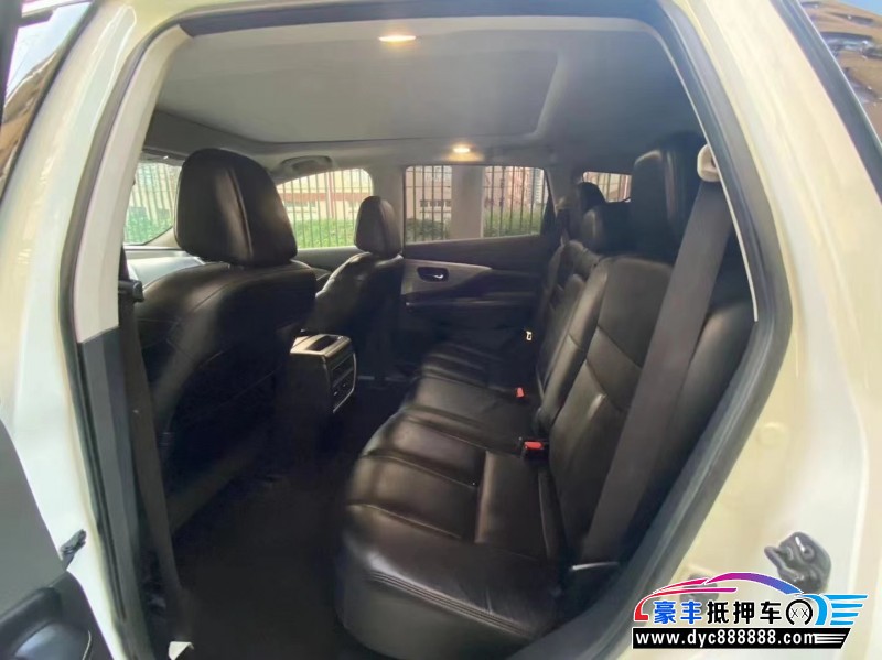 16年日产楼兰轿车抵押车出售