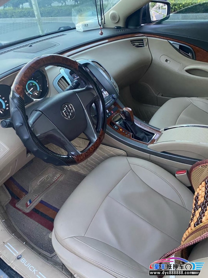 12年别克君越轿车抵押车出售