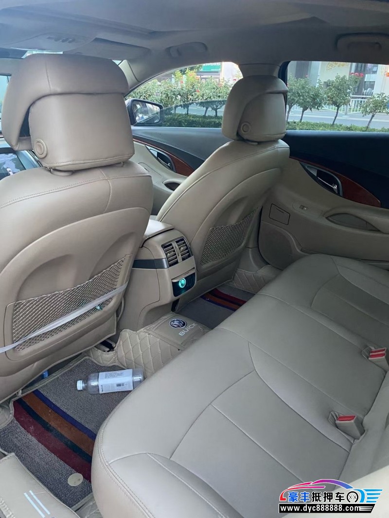 12年别克君越轿车抵押车出售