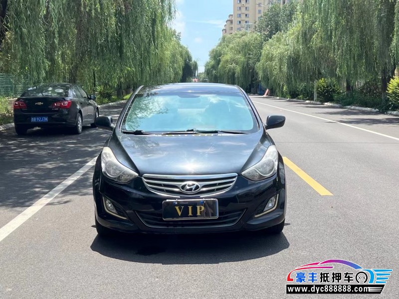 12年现代朗动轿车抵押车出售