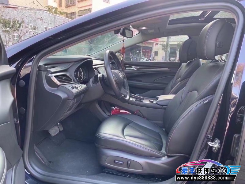 20年别克君越轿车抵押车出售