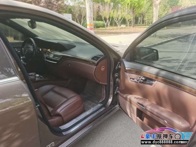 12年奔驰S轿车抵押车出售