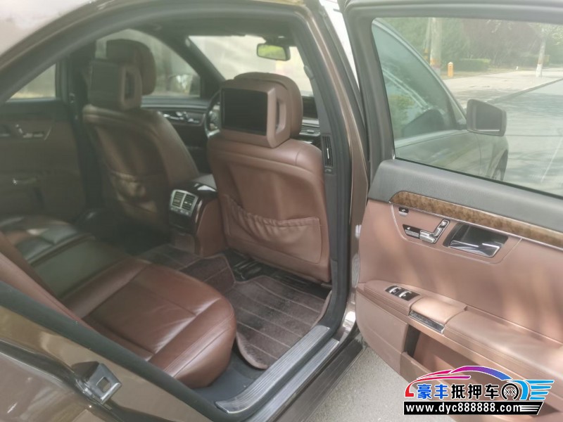 12年奔驰S轿车抵押车出售