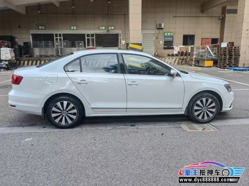 17年大众速腾轿车抵押车出售