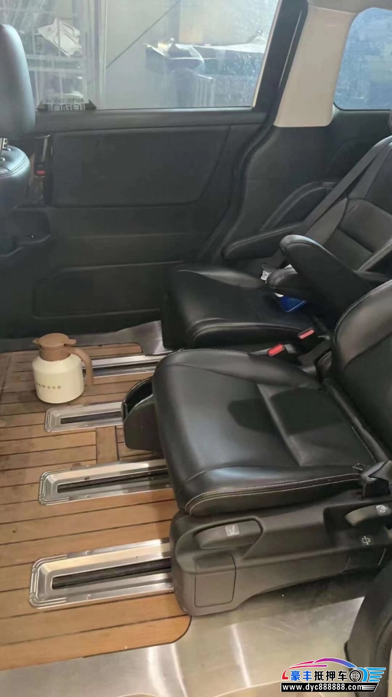 20年本田艾力绅轿车抵押车出售