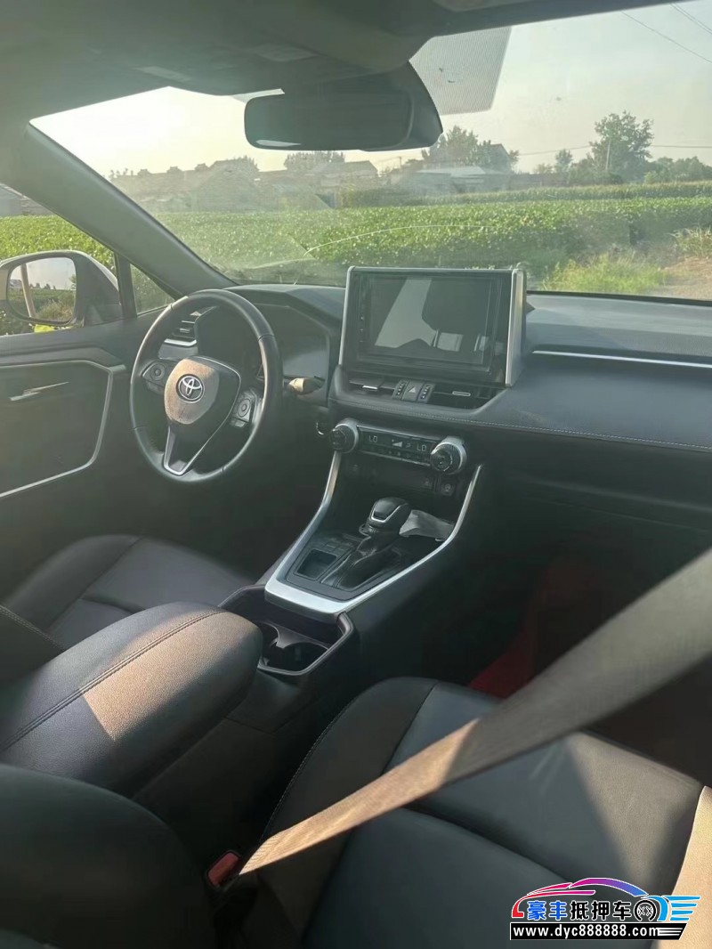 20年丰田RAV4荣放轿车抵押车出售