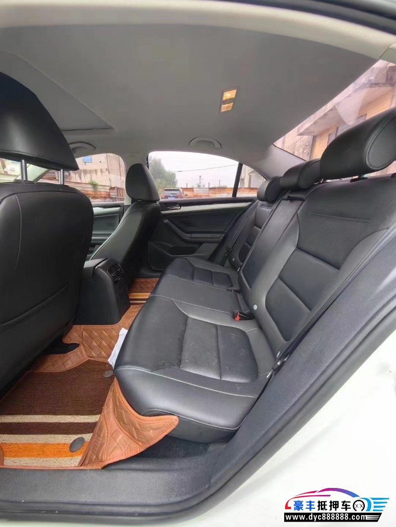 17年大众速腾轿车抵押车出售