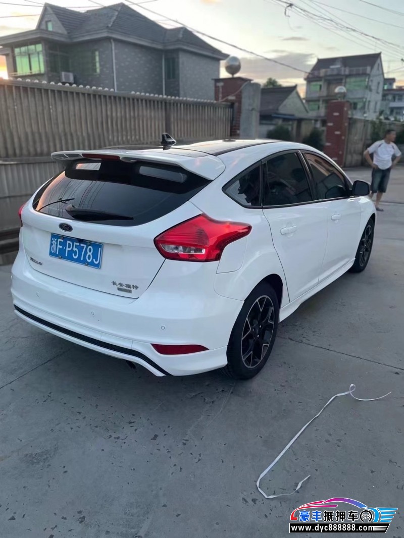 17年福特福克斯轿车抵押车出售