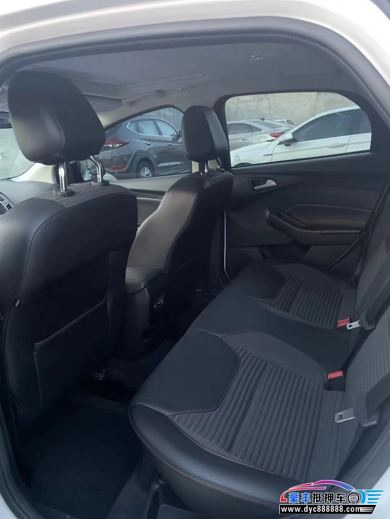 17年福特福克斯轿车抵押车出售