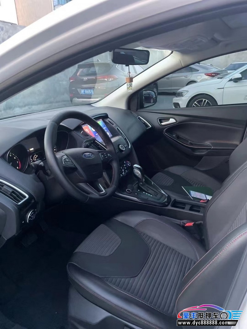 17年福特福克斯轿车抵押车出售