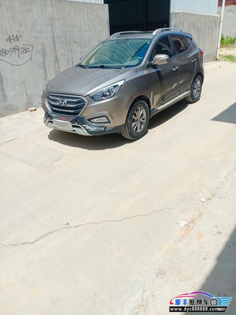 14年现代ix35轿车抵押车出售