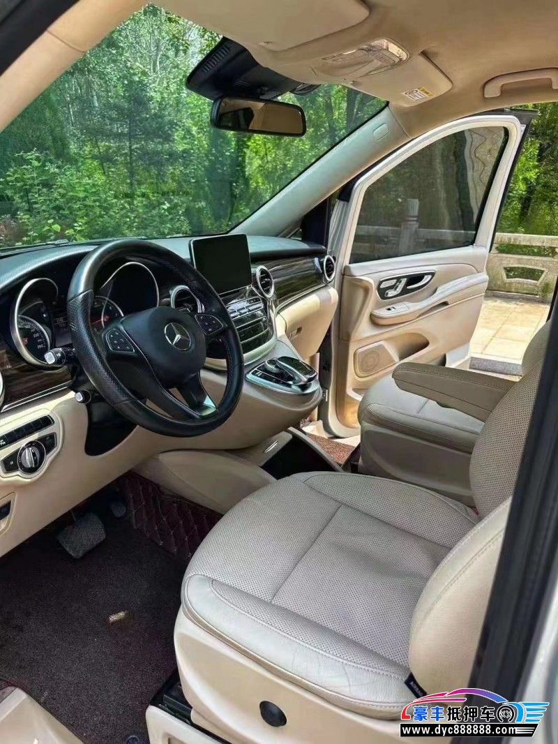 16年奔驰V轿车抵押车出售