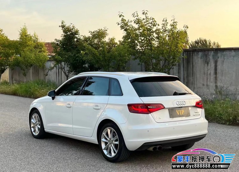 17年奥迪A3轿车抵押车出售