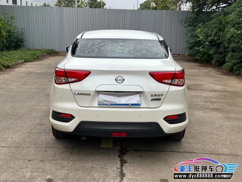 17年日产蓝鸟轿车抵押车出售