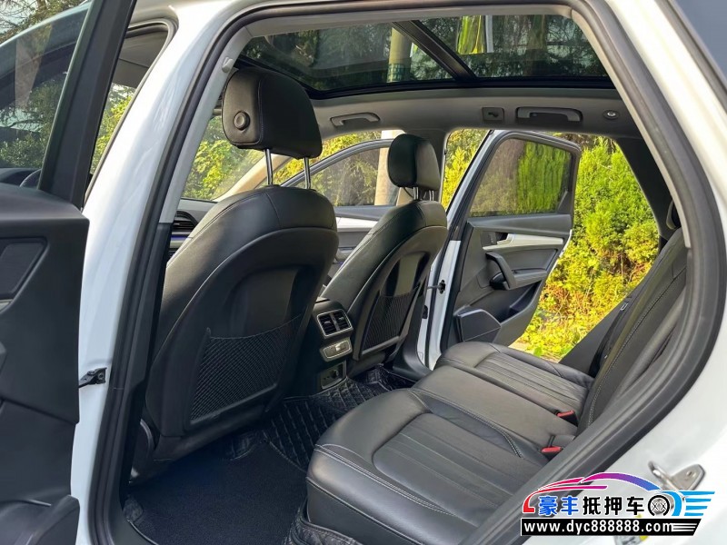 20年奥迪Q5轿车抵押车出售