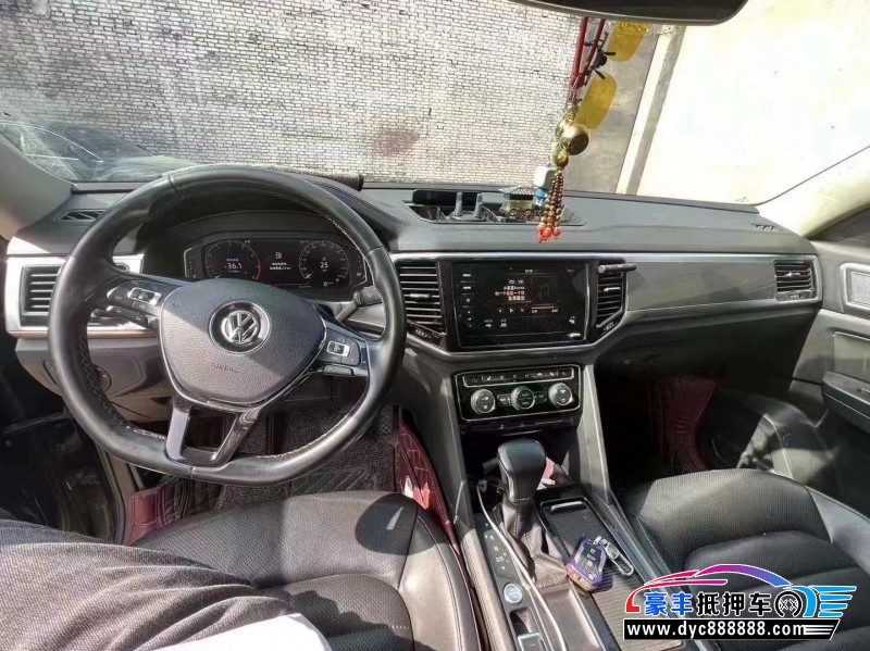 20年大众途昂轿车抵押车出售