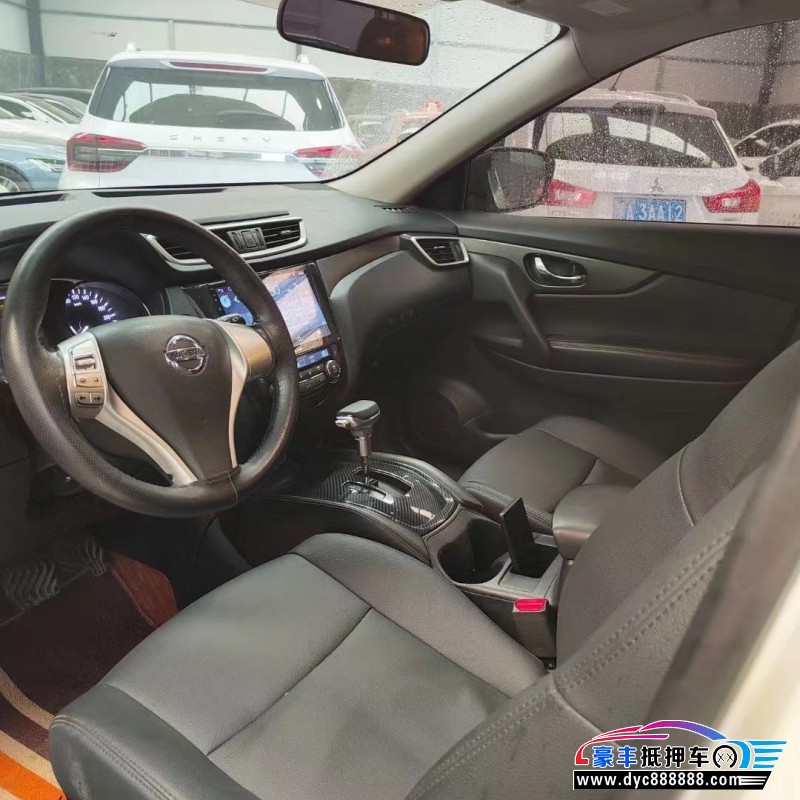 14年日产奇骏SUV抵押车出售