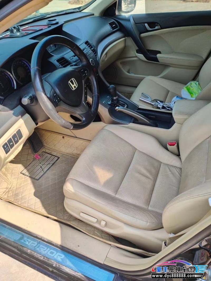 13年本田思铂睿轿车抵押车出售