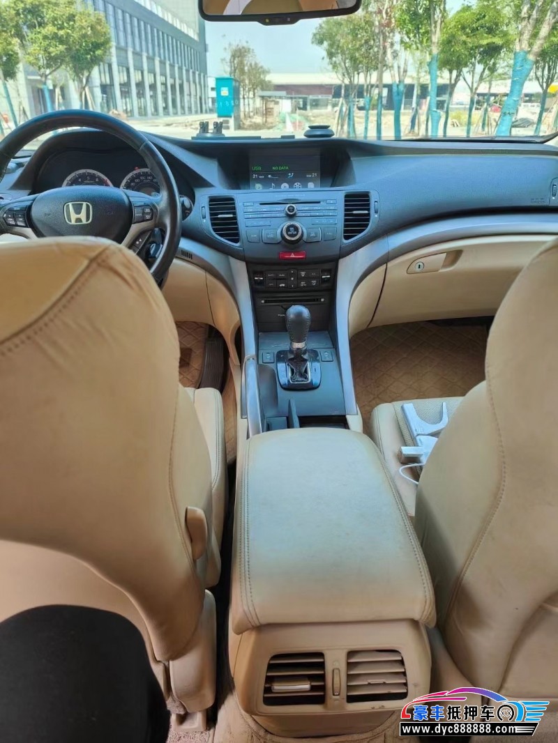 13年本田思铂睿轿车抵押车出售