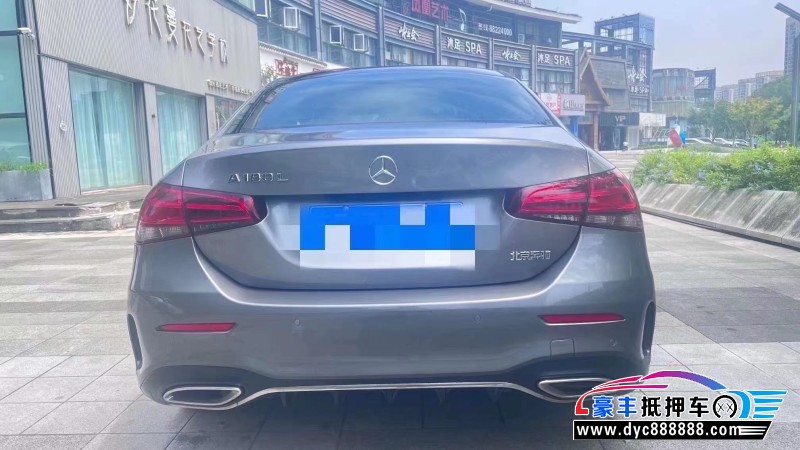 20年奔驰A轿车抵押车出售