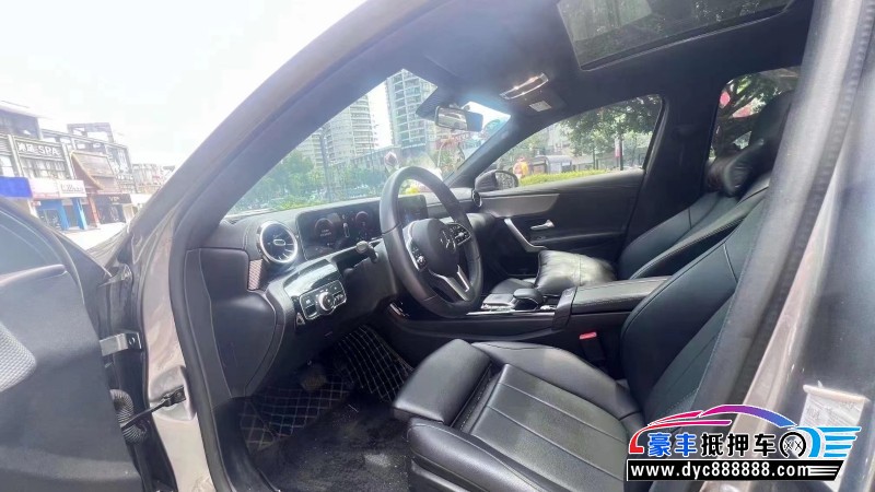 20年奔驰A轿车抵押车出售