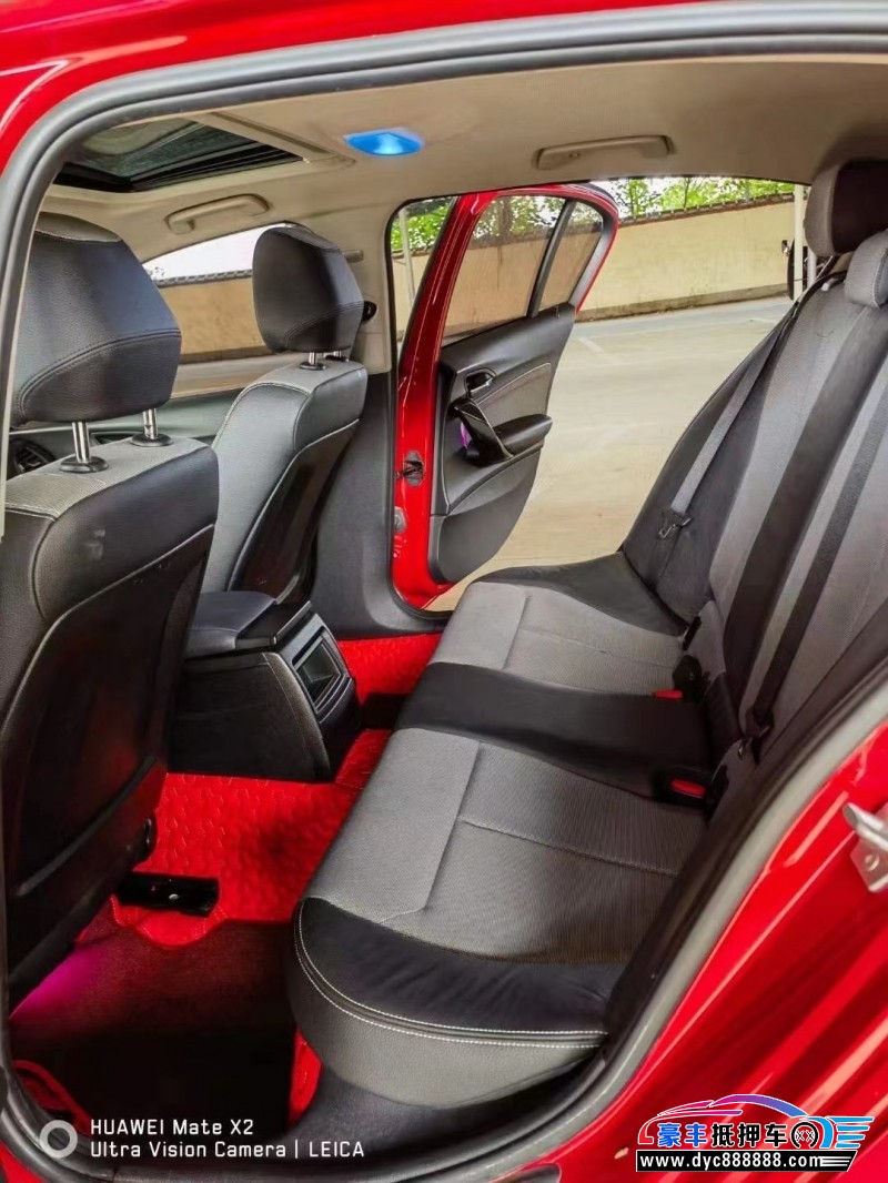 14年宝马1系轿车抵押车出售