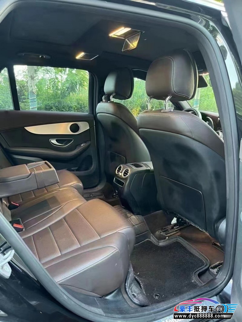 21年奔驰GLC轿车抵押车出售