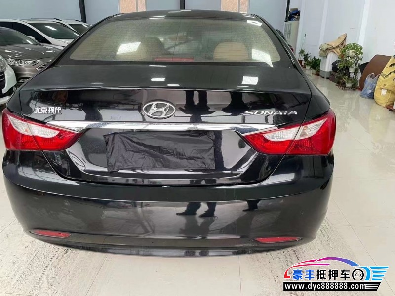 13年现代索纳塔轿车抵押车出售