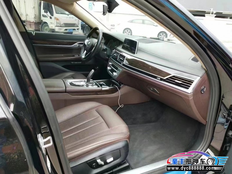 18年宝马7系轿车抵押车出售