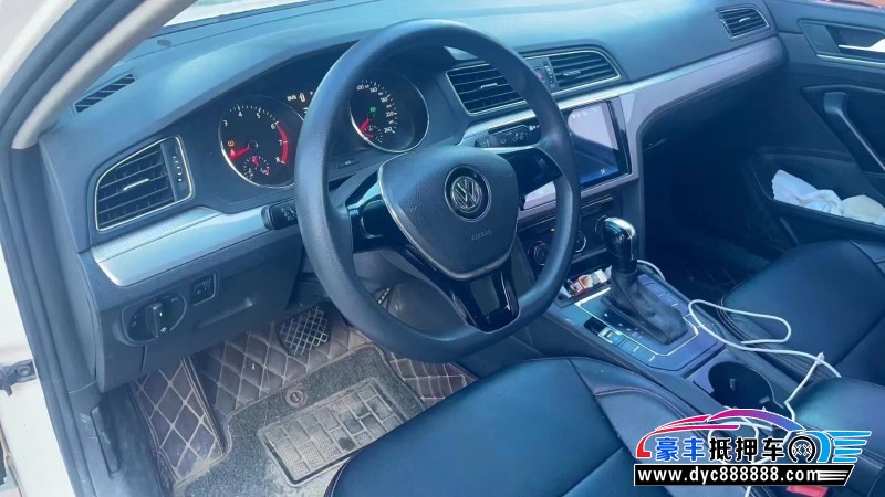 17年大众凌渡轿车抵押车出售